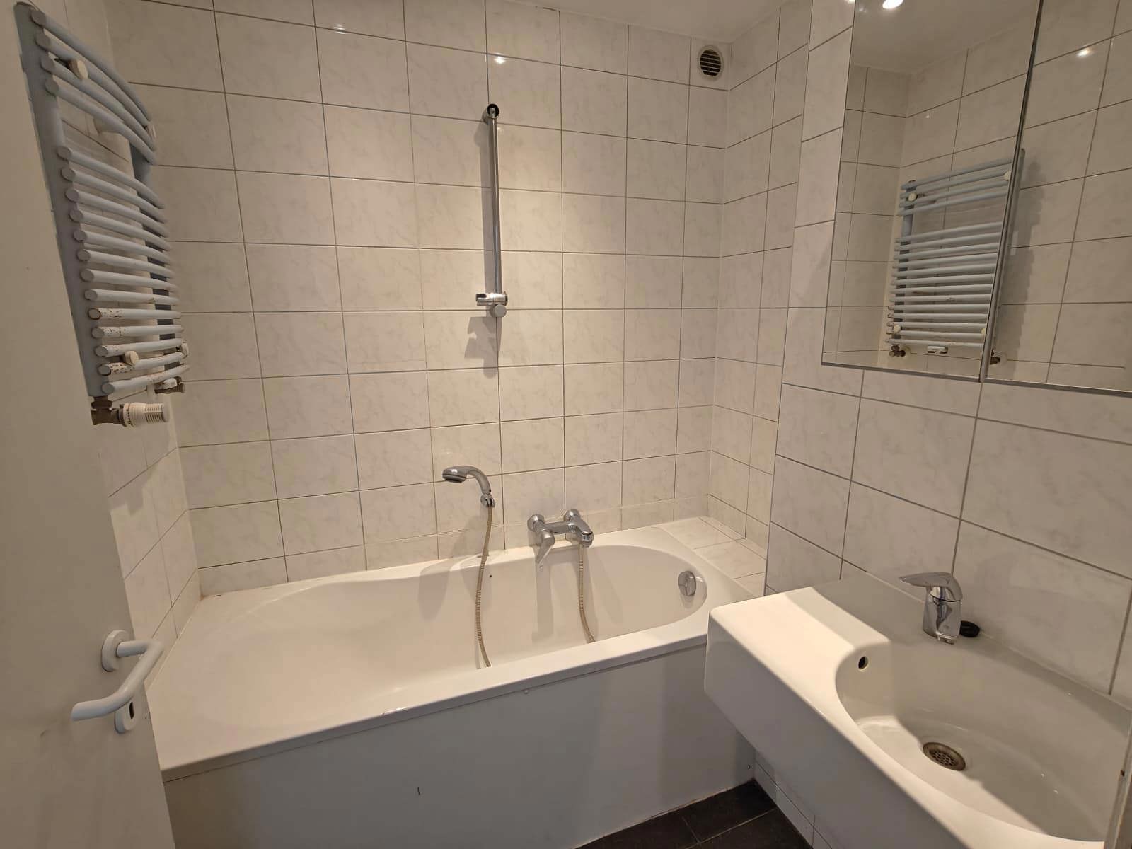 Apartment for rent in Etterbeek with 2 bedrooms - photo 4