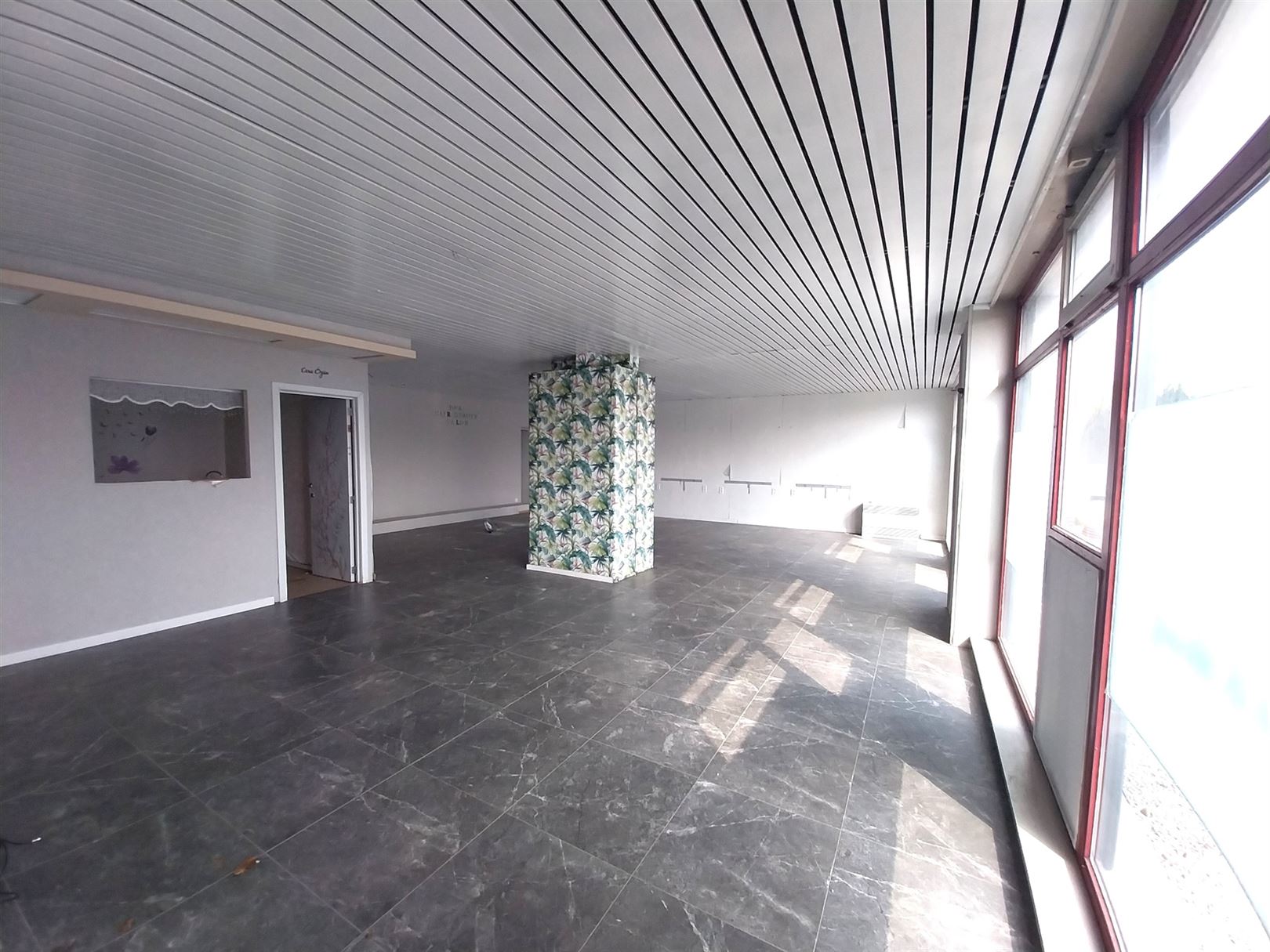 TE HUUR: Handelspand/kantoorruimte gelegen te Beringen! - foto 2