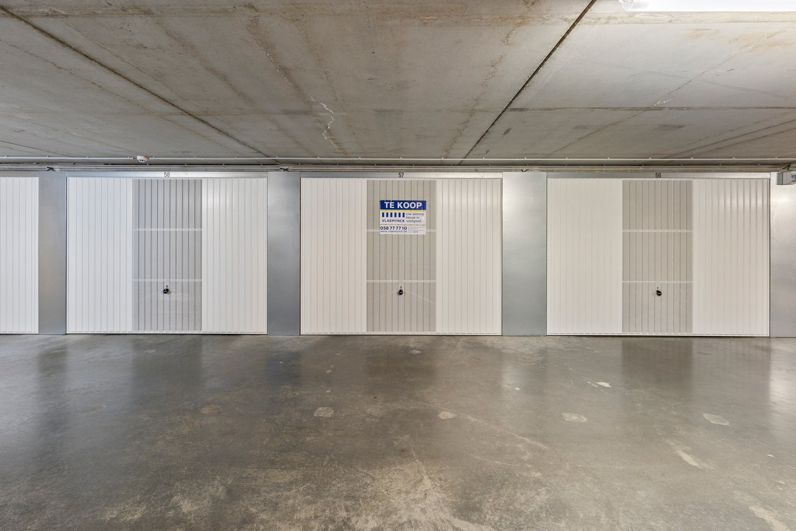 Garage for sale in Nieuwpoort - photo 1