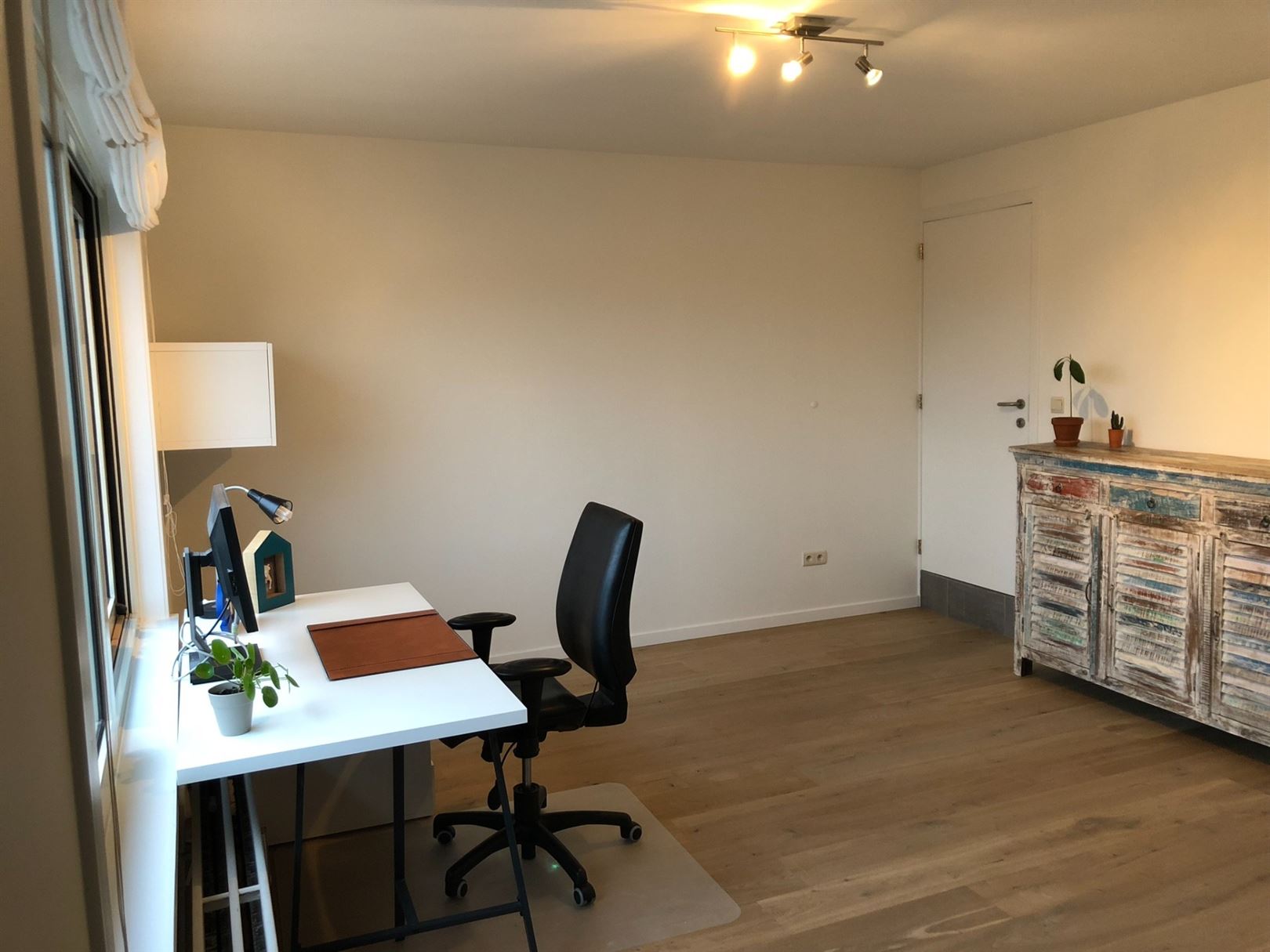Prachtig dakappartement met 2 slaapkamers en heel groot terras. - foto 5