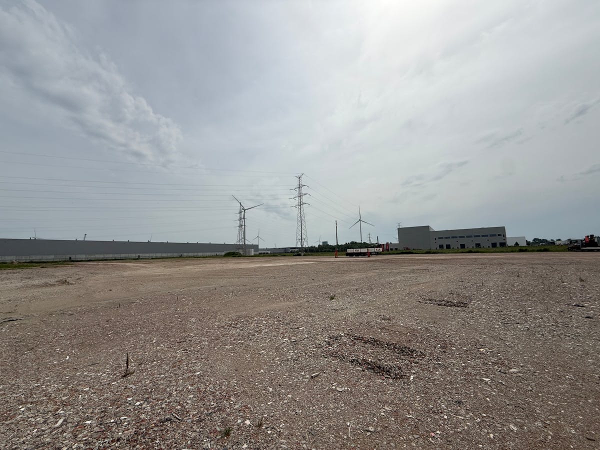 Partly paved land (26,000 m²) for rent in Evergem - photo 5