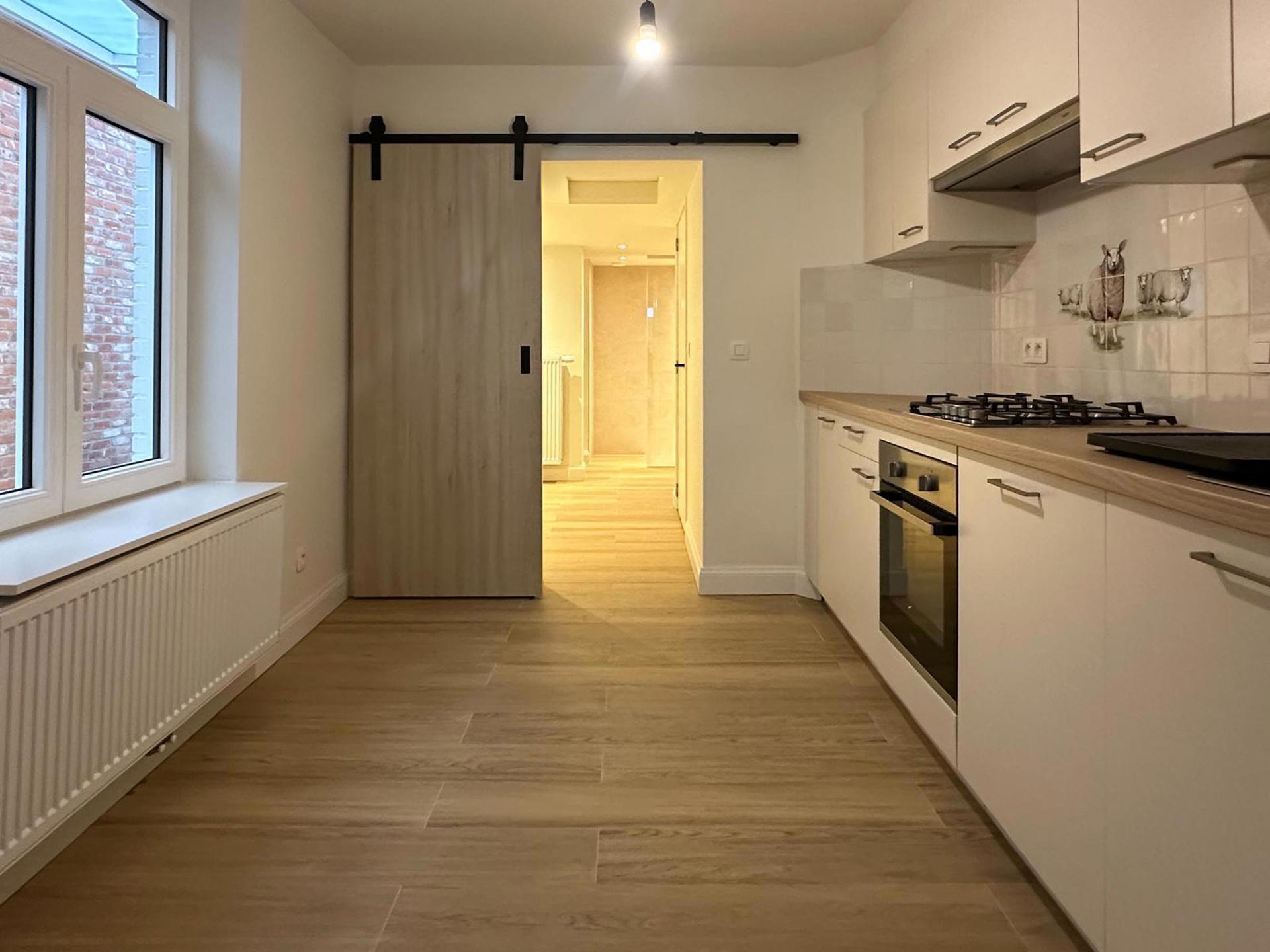 Geheel gerenoveerde woning met 2 slpk's + tuin - foto 4