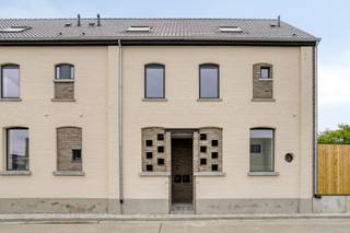 In het rustige en landelijke Sint-Pieters-Kapelle bevindt zich deze charmante 2-gevelwoning, ondergebracht in een volledig gerenoveerd...