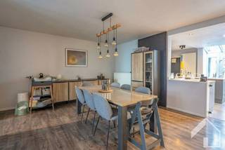 Clé en main, maison familiale lumineuse avec 3 à 4 chambres à coucher dans un emplacement de choix à WijnegemDans une rue calme et agréable de...