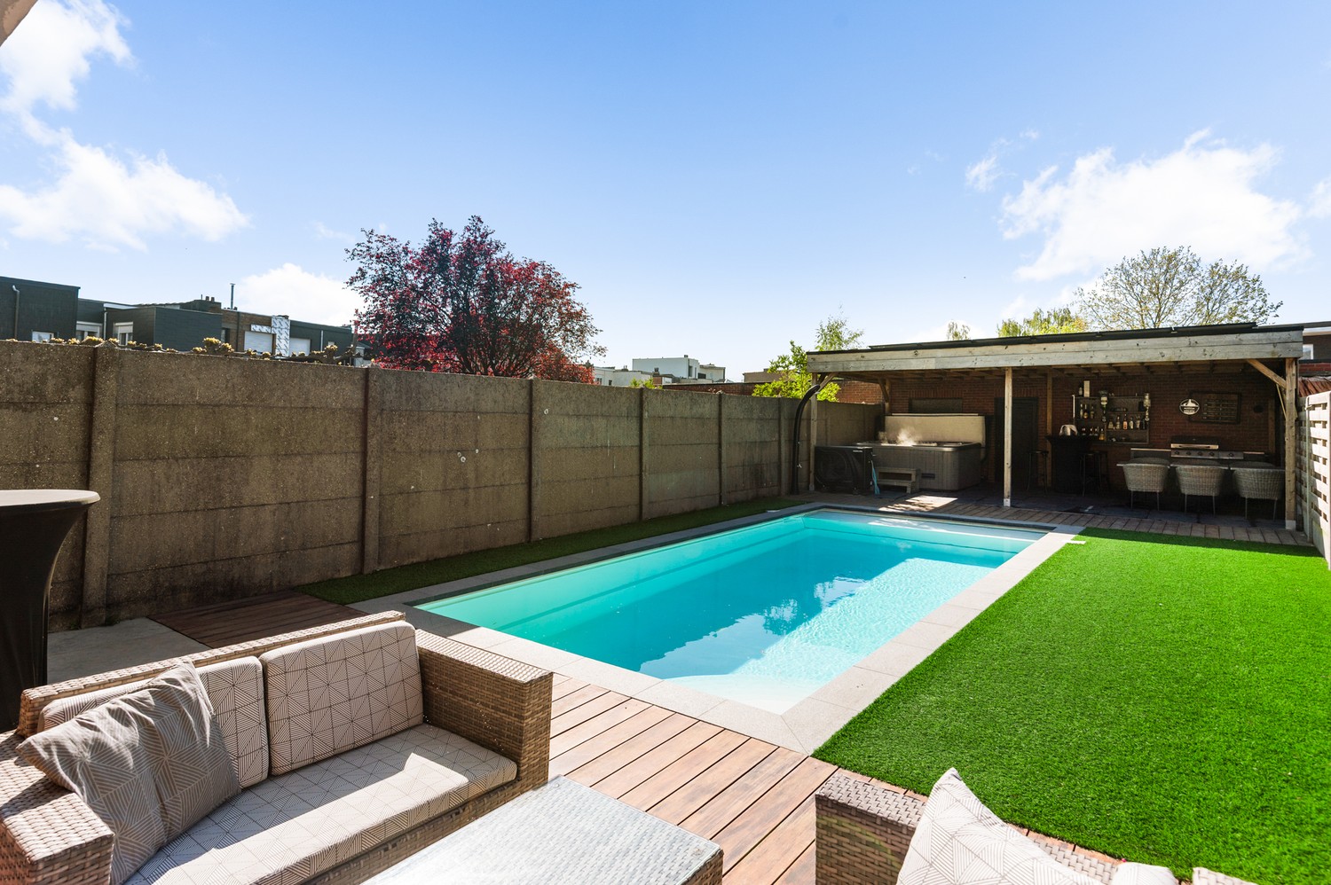 Tof gelijkvloers appartement met 2 slaapkamers, tuin en zwembad - foto 3