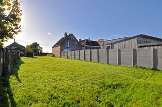 Schitterend gelegen bouwgrond voor halfopen bebouwing in Wetteren. Ontdek deze prachtig gelegen bouwgrond van 586 m², ideaal voor het realiseren...