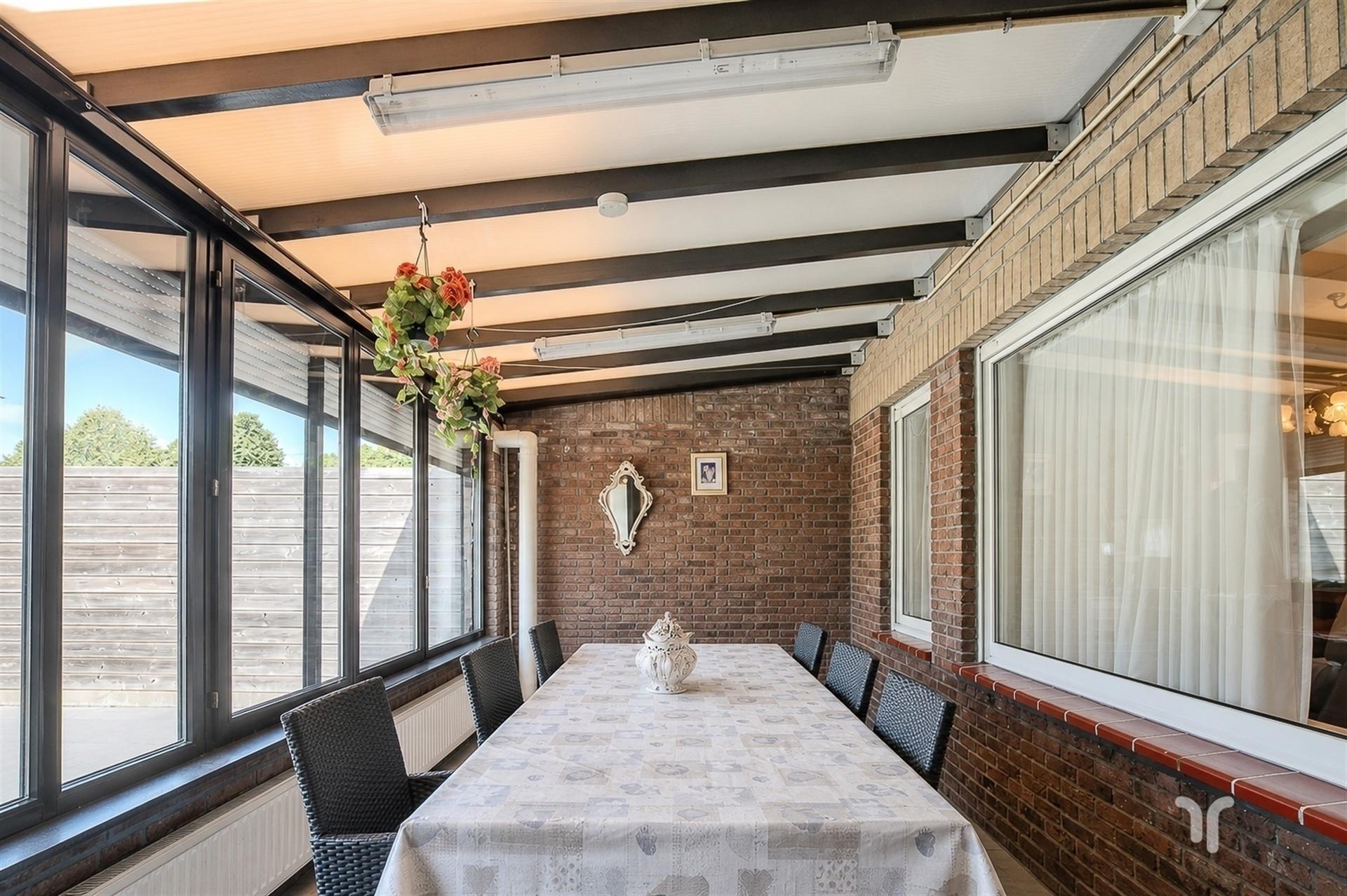 Verzorgde woning met 3 slaapkamers en aparte garage op een rustige ligging. - foto 4