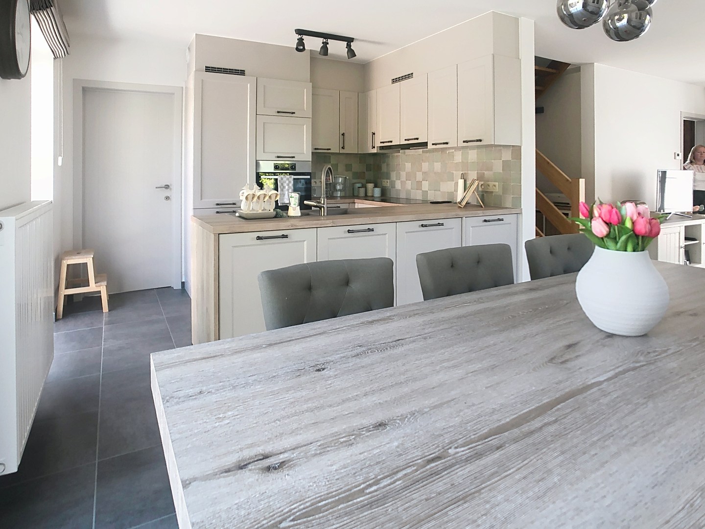 Zeer mooie alleenstaande woning met 3 slaapkamers en inpandige garage - foto 3