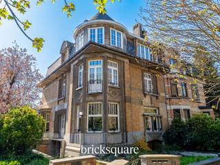 Ontdek deze lichte flat van 109 m², gelegen aan de Avenue du Roi Soldat tegenover het Parc Astrid, dicht bij alle voorzieningen (Ring,...