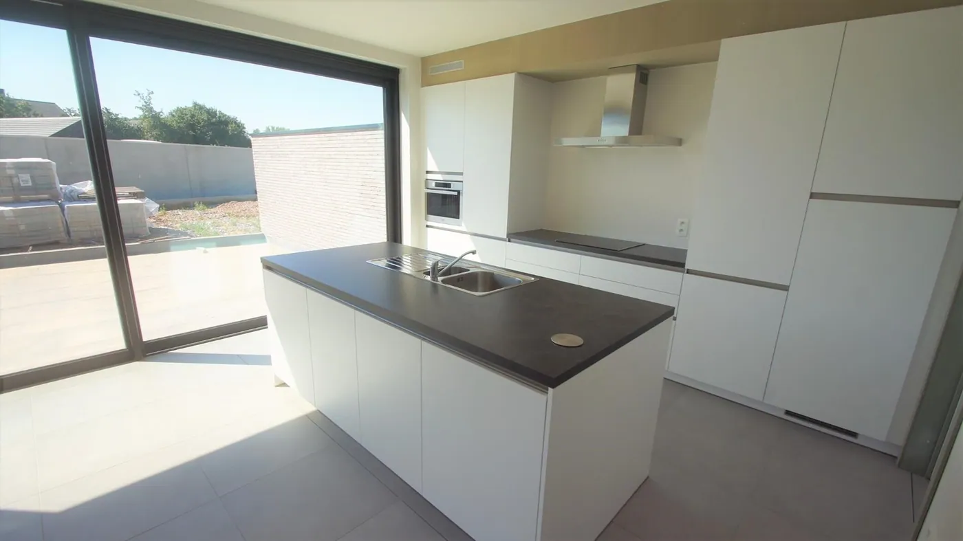 New build apt. with 2 bedrooms, parking space, spacious terrace and garden - photo 4