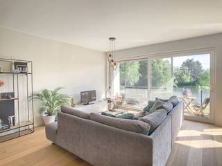 The apartment is located on the first floor and offers a magnificent view of the site.Layout: 1°V.: - entrance hall with guest toilet - bright...