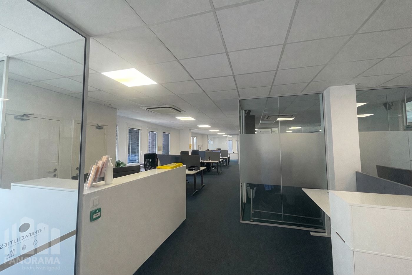 239 m² de bureaux prêts à l’emploi – Emplacement de premier choix & excellente visibilité ! - photo 5