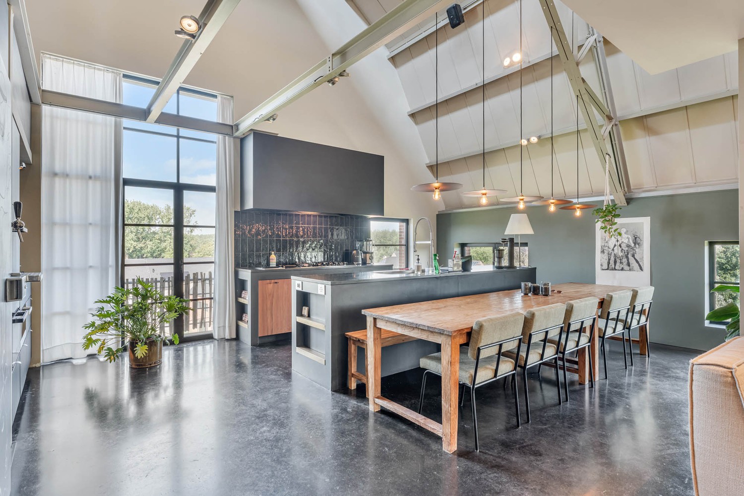 Unieke industriële loft van 240 m² met dakterras van 96 m², jacuzzi en dubbele parking - foto 4