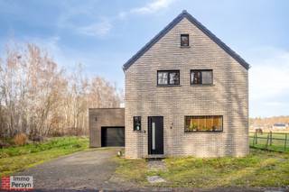 Zoek je een thuis waar een landelijke ligging samengaat met het comfort en de energie-efficiëntie en de technieken van nu? Welkom in deze...