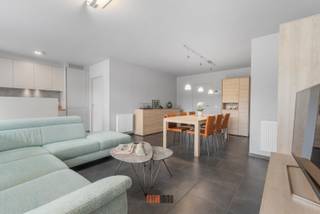 Recent, instapklaar en perfect onderhouden appartement op een centrale en vlot te bereiken ligging te Loppem.Het appartement heeft volgende...