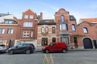 Deze instapklare woning geniet van een uitstekende ligging in het centrum van Roeselare, op wandelafstand van scholen, winkels en openbaar vervoer...