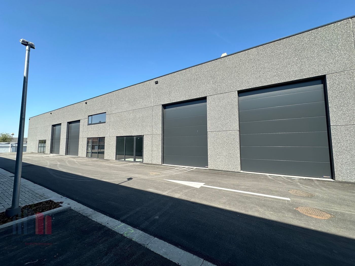 331 m² nieuwbouw KMO-unit met 190 m² kantoren/appartement - foto 5