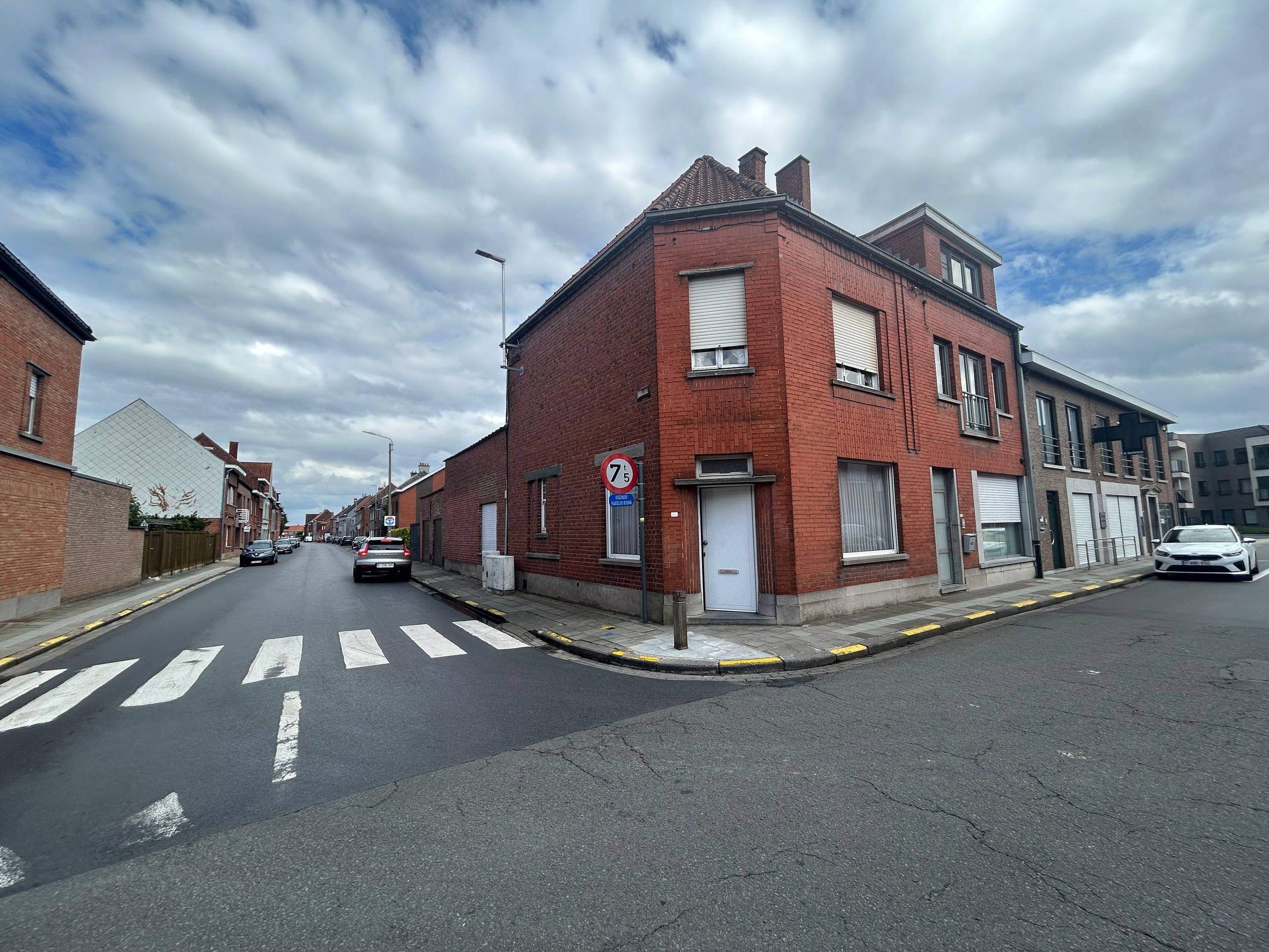 Ruime hoekwoning met 3 kamers. - foto 1