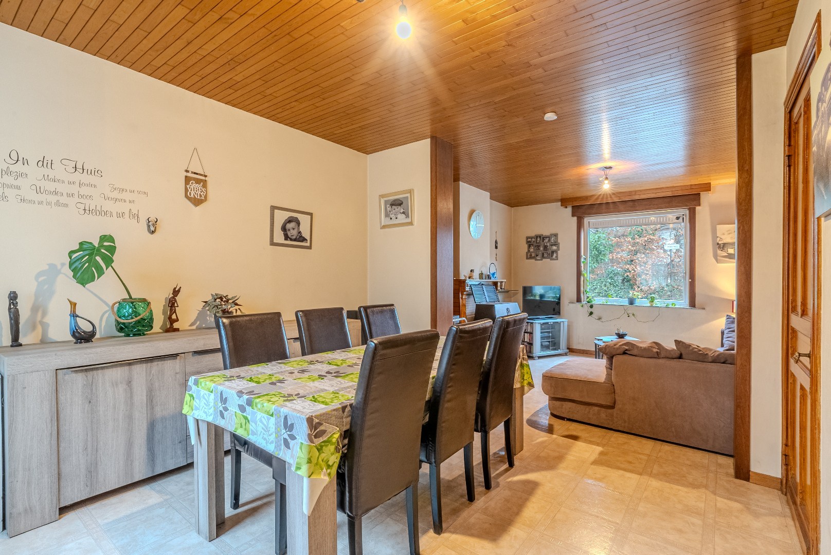 HALFOPEN WONING MET GARAGE EN TUIN - foto 2