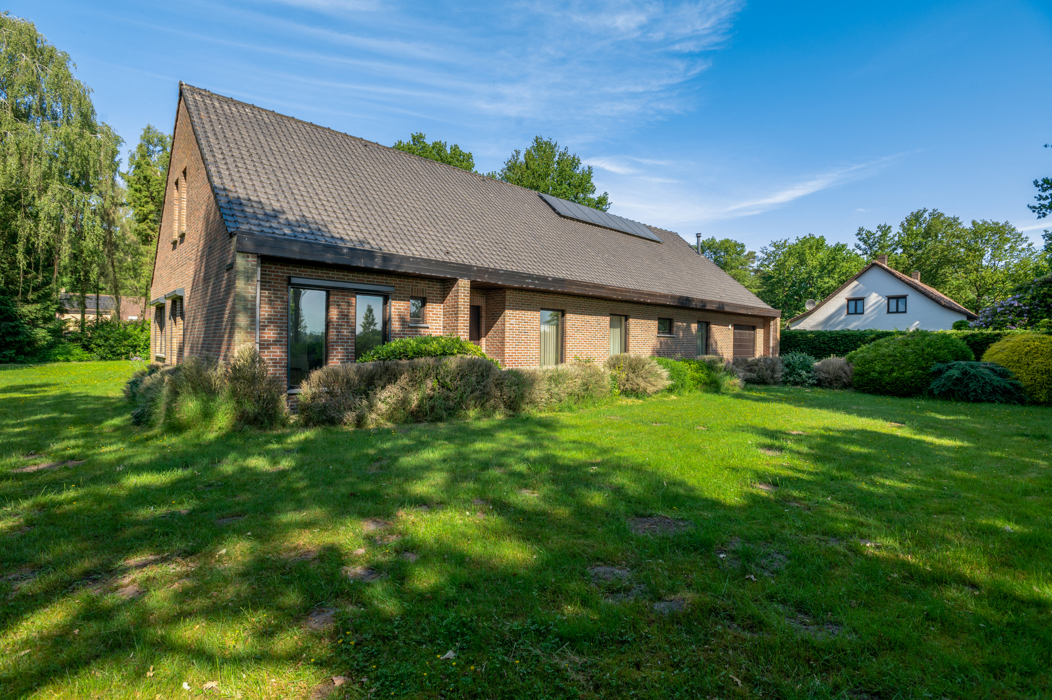 Laagbouw woning, 3 slpk,  grote tuin, landelijk gelegen. - foto 2