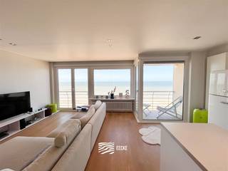 <p><span>Appartement spacieux avec une vue fantastique sur la mer depuis le neuvième étage</span></p><p><span> </span></p><p><span>Hall d'entrée avec toilettes pour invités</span></p><p><span>Salon avec cuisine équipée ouverte</span></p><p><span>Pièce de rangement attenante</span></p><p><span>Salle de bains avec baignoire et double lavabo</span></p><p><span>Chambre avec salle de douche attenante</span></p><p><span>Chambre avec lavabo</span></p><p><span>Les deux s'ouvrent sur la terrasse arrière</span></p><p><span> </span></p><p><span>Cave privée</span></p><p><span>Possibilité d'acheter un garage</span></p>