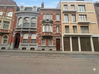 Cherchez-vous un endroit calme et de qualité au cœur animé de Louvain? Ce magnifique appartement sous les toits, situé dans la très prisée rue du...