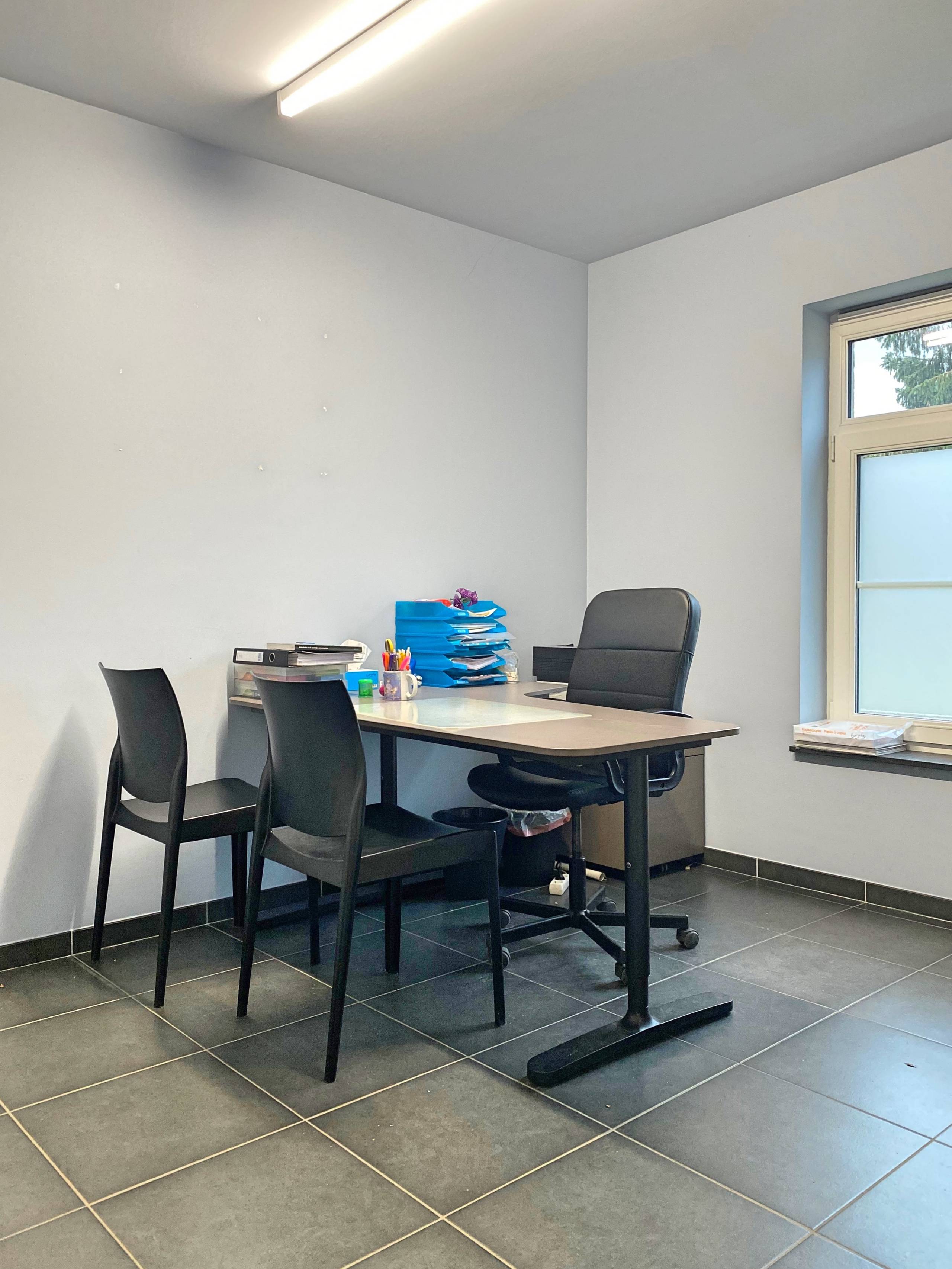 Instapklare praktijk of kantoorruimte, ruime parking. - foto 5