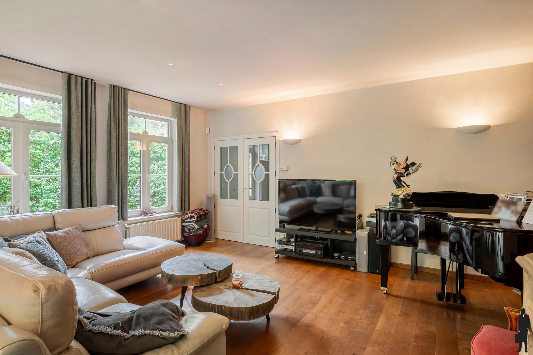 Verrassend ruime instapklare woning (2000) met prachtige, groene tuin met volwassen bomen en optimale privacy. - foto 4