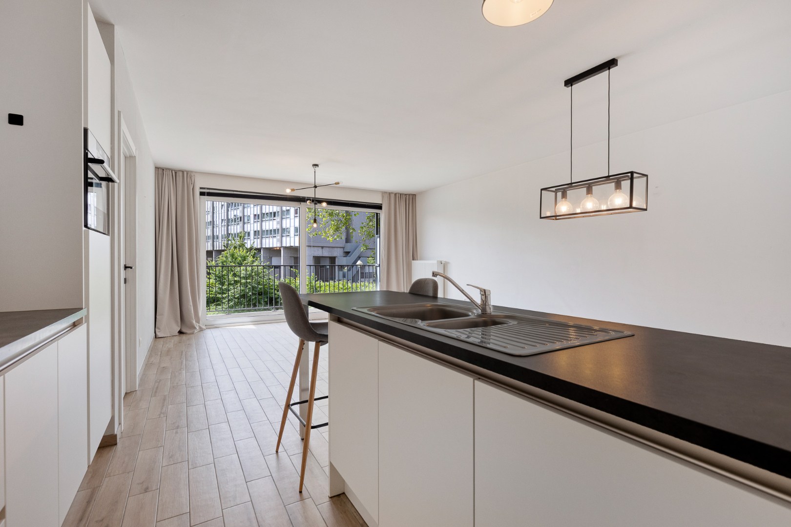 Instapklaar 1-slpk appartement te Laken - foto 4