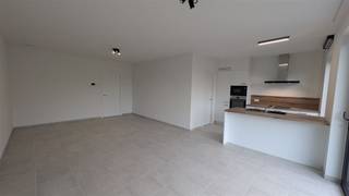 Cet appartement neuf au rez-de-chaussée est situé dans le centre d'Aarschot et bénéficie d'une finition de qualité. Le hall d'entrée spacieux...