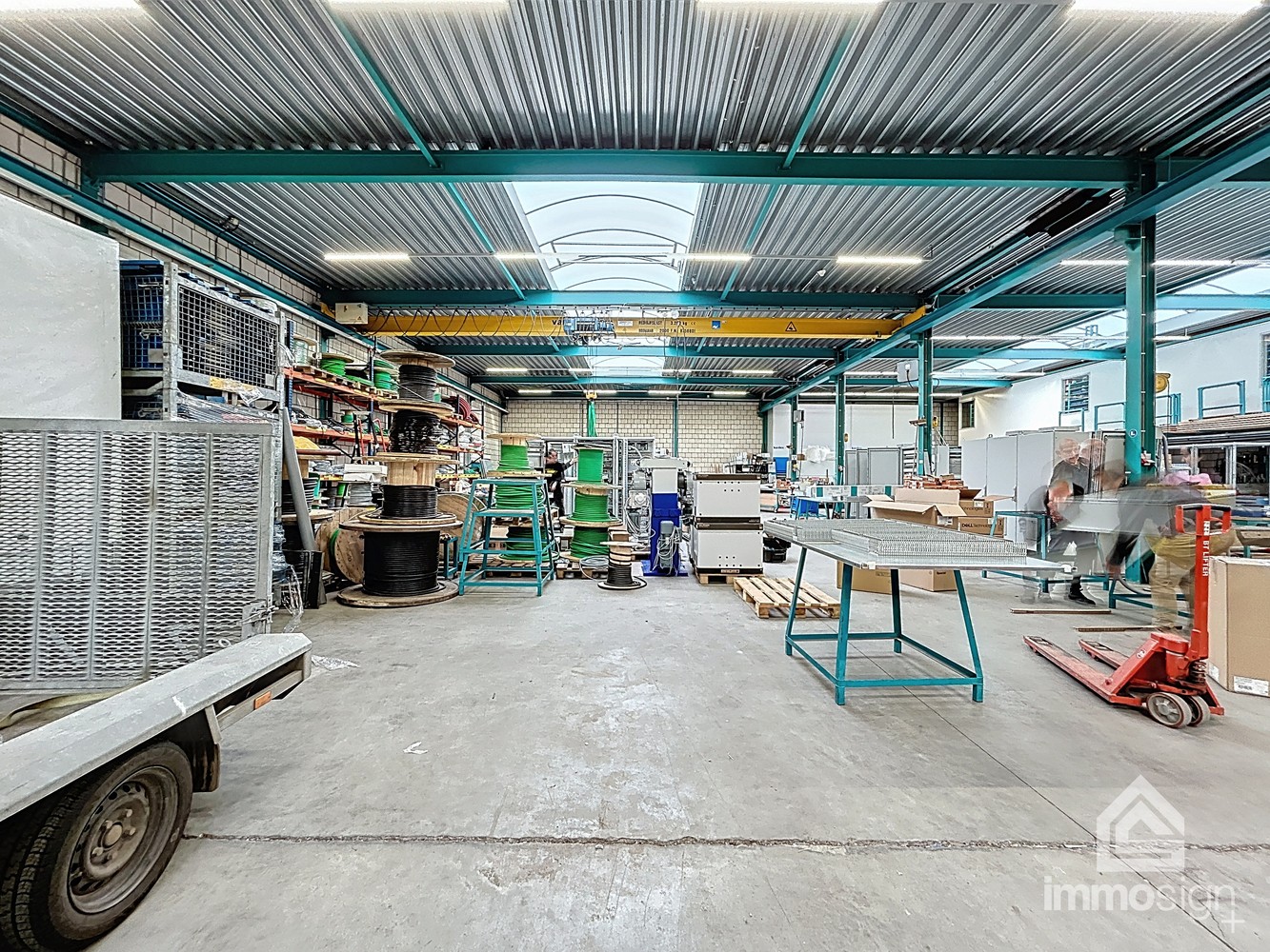 Handelspand met magazijn, kantoorruimte en instapklare woning te Lommel - foto 5