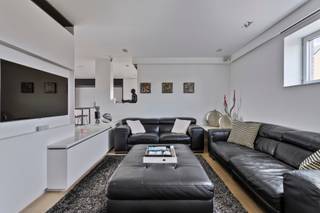 Deze goed onderhouden, gerenoveerde woning biedt verschillende mogelijkheden. Door de centrale ligging in het centrum van Aalter kan er op...