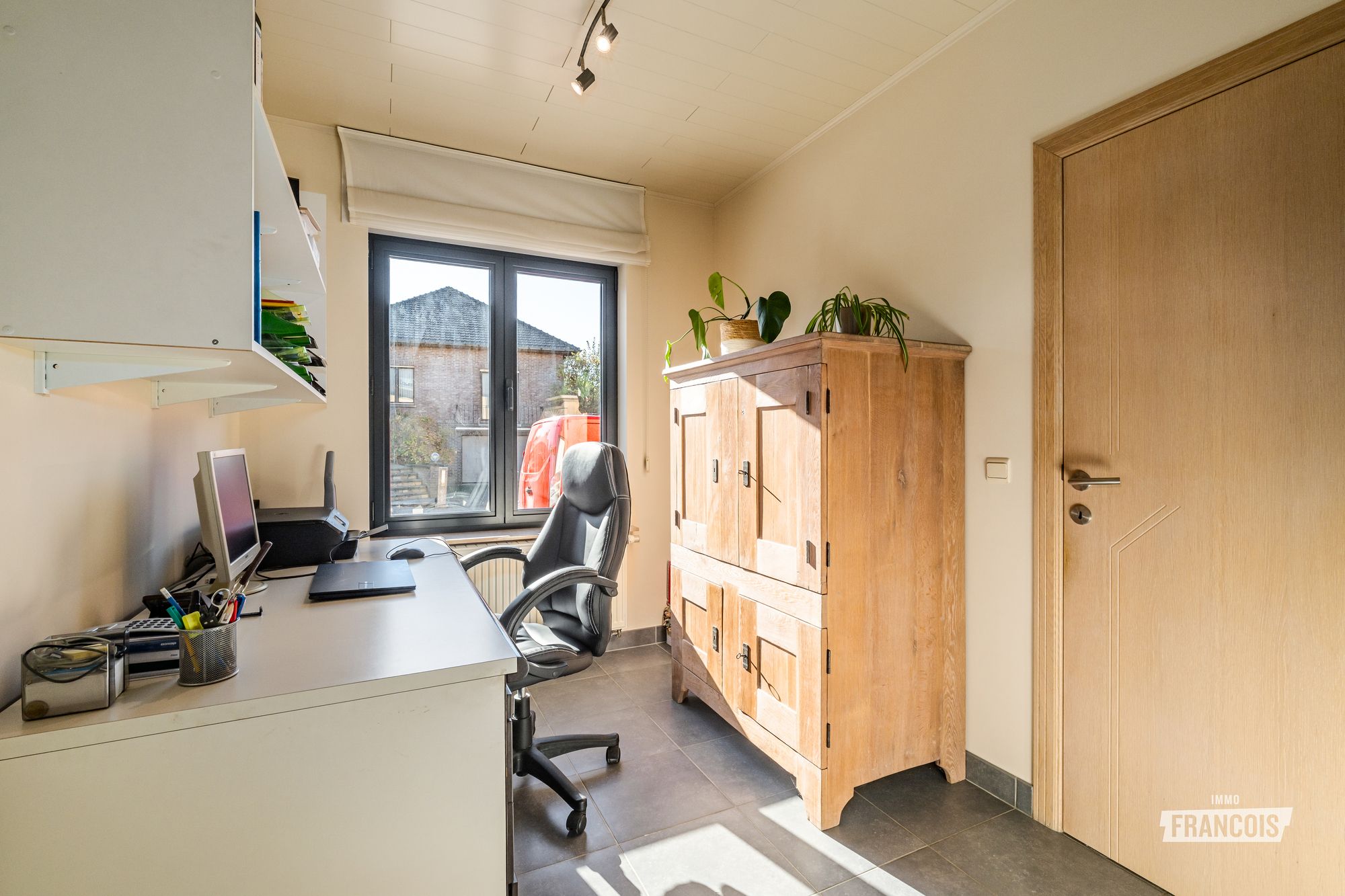 Unieke en uiterst ruime woning met apart appartement en atelier! - foto 5