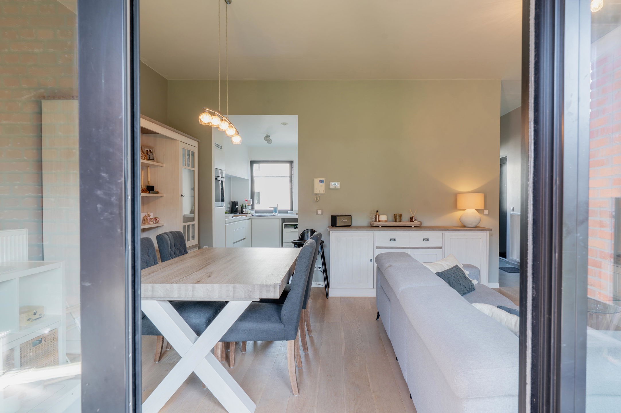 Ruim duplexappartement met 2 slaapkamers en terras - foto 4