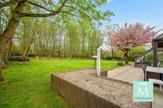 Architecturale woning op een toplocatie te Sint-Katelijne-WaverDeze prachtige woning te Sint-Katelijne-Waver werd door de huidige eigenaar gebouwd in...