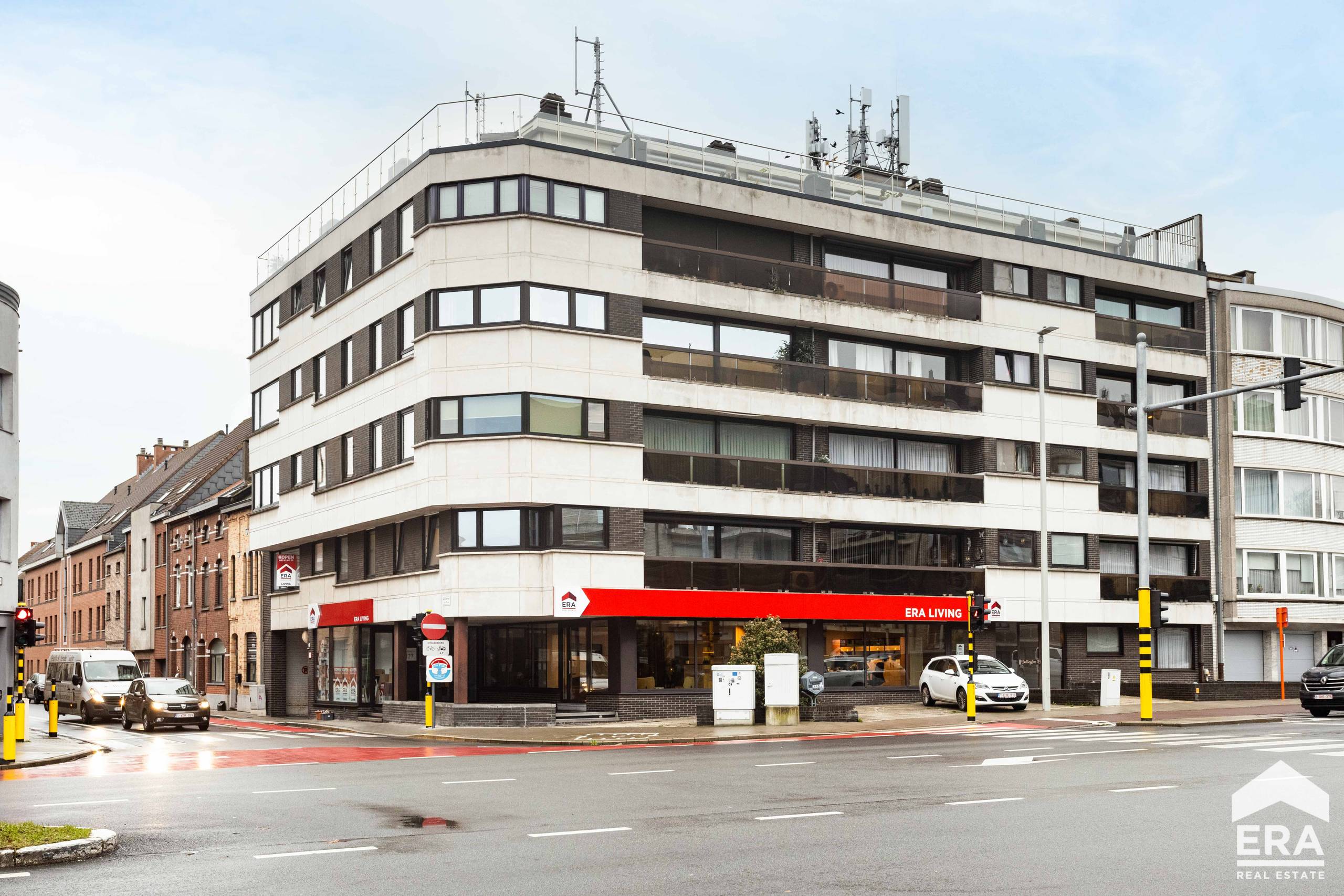 Instapklaar appartement (85m²) met 2 slpks, terras &amp; garage - foto 2