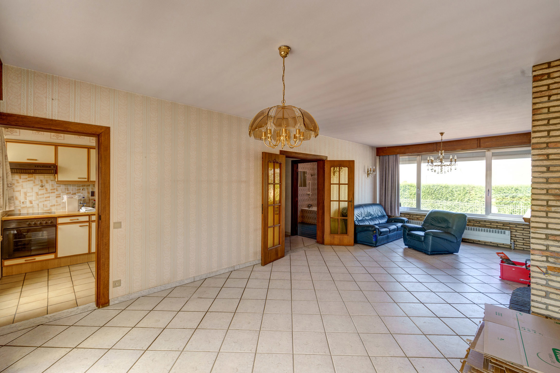 Te renoveren woning met 3 SLPK, garage, terras, tuin te Lier - foto 4
