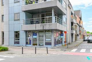 Centraal gelegen commerciële ruimte met een bruikbare oppervlakte van maar liefst ca. 107 m² (volgens EPC-attest), en is gelegen in het hartje...