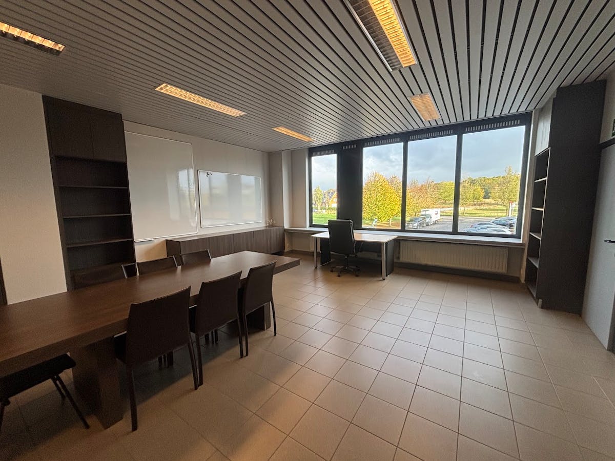 Warehouse with office for rent in Anzegem - photo 5