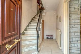 Deze te renoveren 4-gevelwoning, gelegen in de Affligemstraat 75 te Ternat, biedt een uitstekende basis voor wie op zoek is naar ruimte, licht...