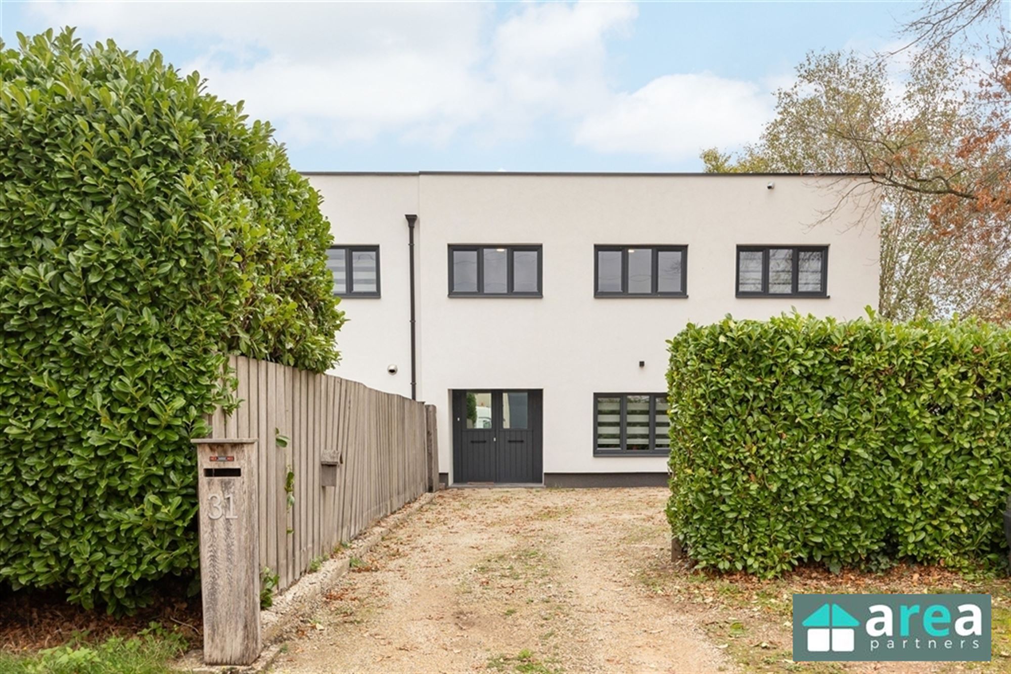 Villa met bedrijfspand in industriezone - foto 5