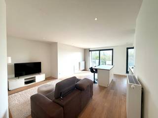 Dit lichtrijke en moderne appartement aan de Luikersteenweg is de ideale uitvalsbasis voor wie op zoek is naar een woonst nabij het centrum...