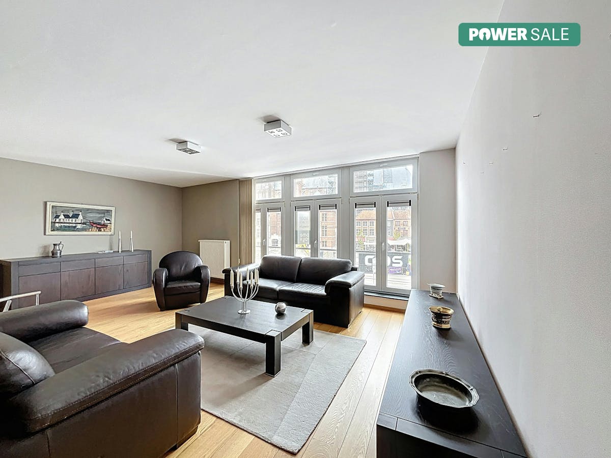 Instapklaar ruim appartement te koop aan de Markt in Eeklo - foto 4