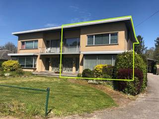 Deze eigentijdse woning in Vremde is een waardevol familieproperty dat zich onderscheidt door zijn ruime indeling en veelzijdig karakter. Het...