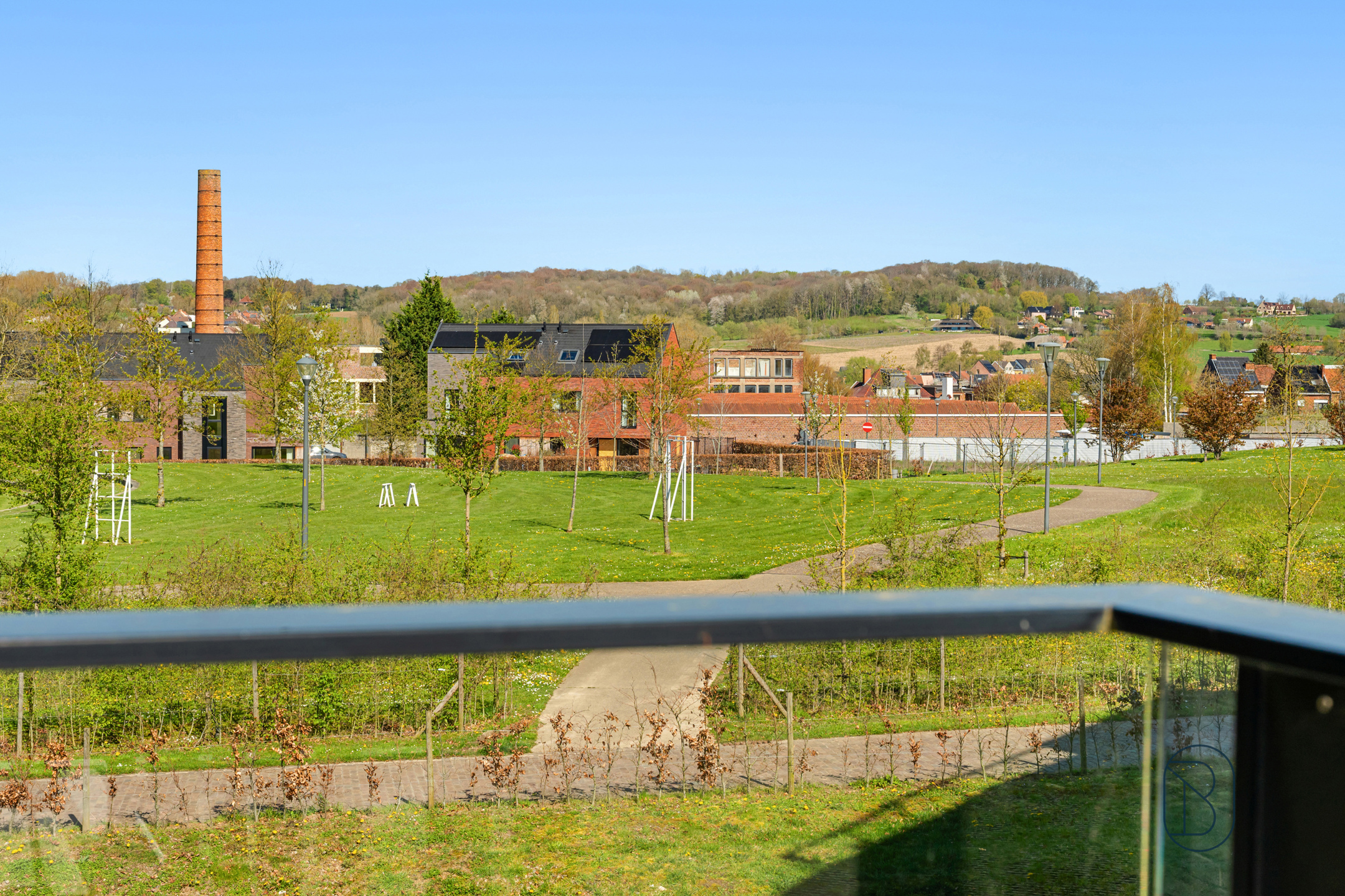 Recent appartement met 2 slk, terras, parking, en garage - foto 4