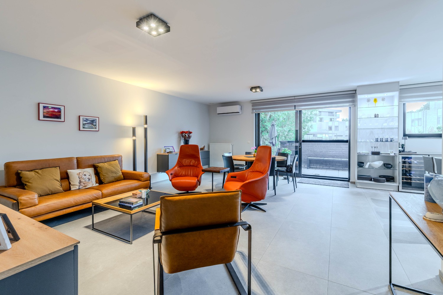 Stijlvol gelijkvloers 2-slaapkamerappartement met 2 badkamers, ruim terras en stadstuin in Lanaken - foto 4