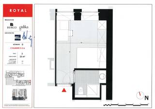 Deze aangename studentenstudio is gelegen op de tweede verdieping en heeft een bruto-oppervlakte van ca. 23 m². De studio bestaat uit een private leef- en slaapruimte met eigen douchekamer en toilet, wat zorgt voor optimaal comfort en privacy voor de student.<br /><br />De bewoners beschikken daarnaast over gemeenschappelijke faciliteiten, waaronder een volledig uitgeruste keuken, een wasruimte en een fietsenstalling.<br /><br />Dankzij de gunstige ligging in Brussel, op korte afstand van hogeronderwijsinstellingen, openbaar vervoer en de Europese wijk, blijft deze studio bijzonder aantrekkelijk voor studentenverhuur.<br /><br />Momenteel verhuurd aan € 510 per maand, wat dit pand uitermate geschikt maakt als zorgeloos beleggingsvastgoed met stabiel rendement.