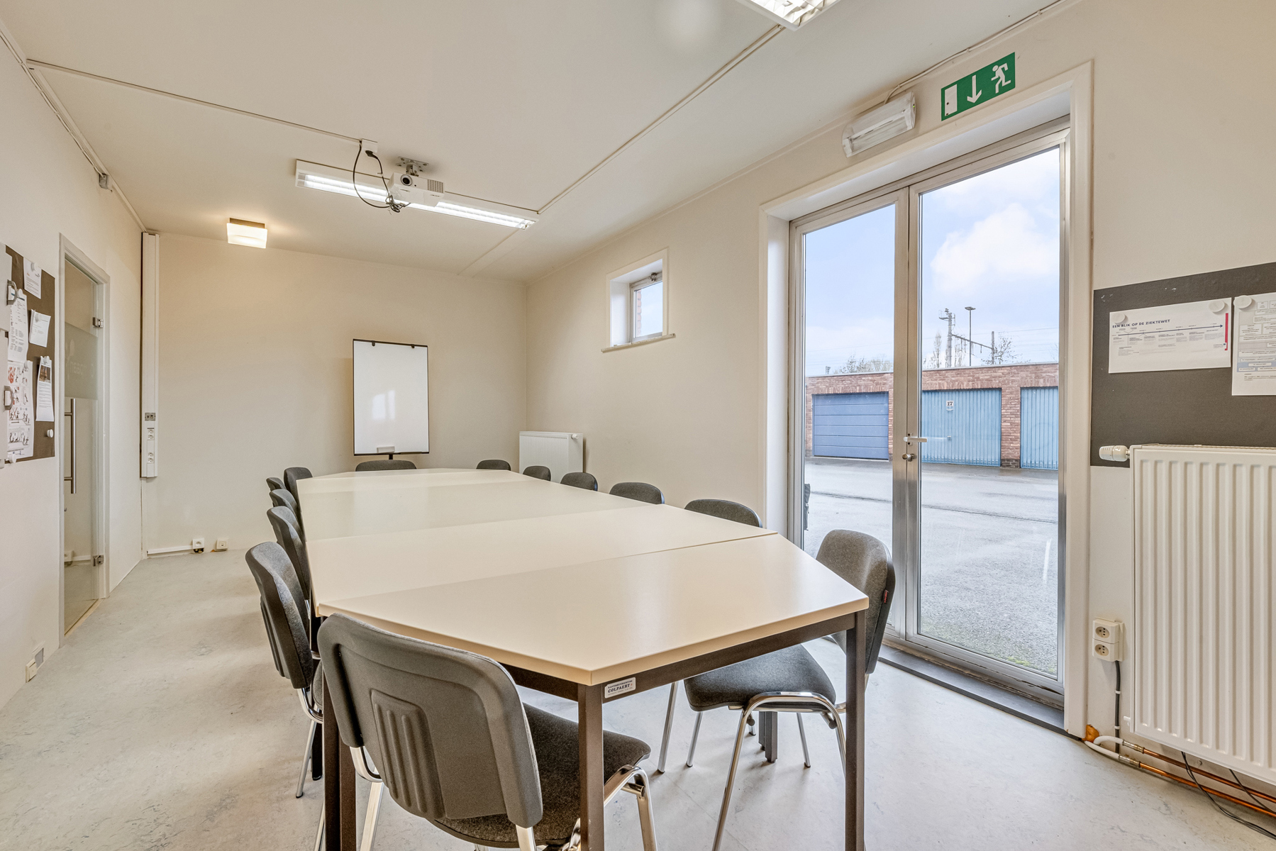 LOKEREN: kantoor van 104 m² aan park en het treinstation ! - foto 4
