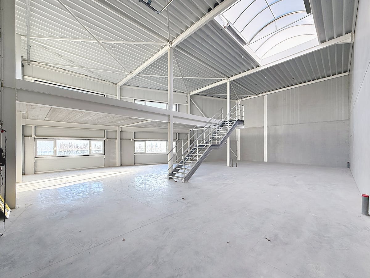 Unité PME récemment construite (216 m²) à louer à Evergem - photo 2
