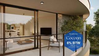 Graag meer informatie? Neem contact op met ons kantoor op het nummer 011 22 22 80.<br />Neem zeker al eens een kijkje op onze website: https://www.vercammenwoonprojecten.be/nieuwbouwproject/residentie-coconn-luxe-appartementen-te-koop-penthouses-bochtlaan-centrum-3600-genk/<br /><br />"Fijn wonen tussen stad en natuur"<br /><br />Residentie COCONN, gelegen langs de heringerichte Bochtlaan, die het bruisende stadscentrum van Genk met C-Mine verbindt.<br />Een hedendaags woonproject dat dromen laat uitkomen.<br /><br />Coconn biedt een gevarieerd aanbod aan hoogwaardige wooneenheden, een hedendaagse kantoorruimte en een ruime ondergrondse parkeergarage, met als kers op de taart: een prachtig tuindomein met een bijhorende recreatieruimte, exclusief bestemd voor de bewoners van coconn! Van een knusse studio met één slaapkamer tot een ruim penthouse met drie slaapkamers. De oppervlaktes variëren van 63 m² tot 179 m². De mogelijkheden zijn eindeloos, met een perfecte woonoplossing voor elke levensfase – of je nu jong bent of net iets ouder.<br /><br />De troeven op een rijtje:<br />- Richt jouw nieuwe thuis volledig in naar jouw eigen smaak en wensen! Wij staan je graag bij, gedurende het koopproces.<br />- Kom thuis omgeven door een prachtig tuindomein, op wandelafstand van het centrum.<br />- Geniet van meerdere terrassen, veel licht én privacy.<br />- Duurzaamheid staat op 1!<br />- Keuze uit 1, 2 of zelfs 3 slaapkamers. Voor ieder wat wils.<br />- Ben je nog eigenaar van een woning? Met onze expertise begeleiden wij jou graag in het volledige verkooptraject.<br /><br />"Met coconn streven we naar een woonervaring die je verwachtingen overtreft. Tot in de kleinste details. Dit is het begin van jouw uniek verhaal."<br /><br />- 1 slpk appartement vanaf € 260.000 excl. kosten <br />- 2 slpk appartement vanaf € 290.000 excl. kosten<br />- 3 slpk appartement vanaf € 400.000 excl. kosten<br /><br />Bovenstaande prijzen zijn excl. ondergrondse parkeergarage met private bergingen.<br /><br />Tot gauw!